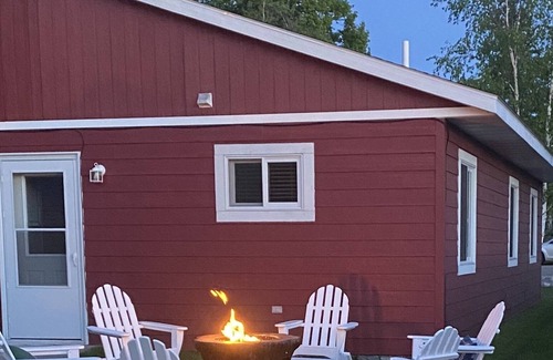 Ely House | Ely "UP NORTH" Retreat/Air Conditioned/No Stairs/CLOSE TO TRAILS!!!