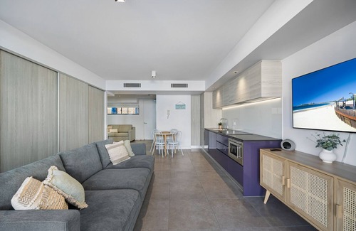 Alexandra Headland Apartment | Elysee Beachside 1 Bedroom Apartment