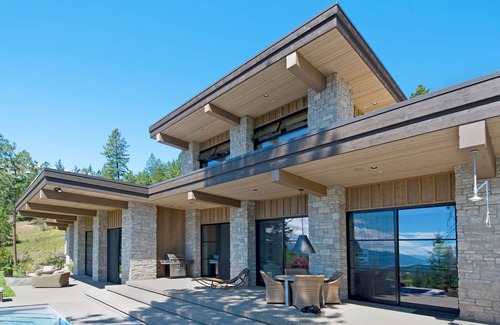Okanagan Valley House | Elysian | Exclusive Privacy, Pool & Hot Tub