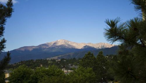 Briargate Hotel | Embassy Suites by Hilton Colorado Springs