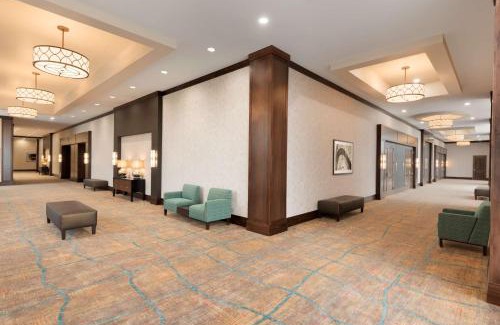 Naperville Hotel | Embassy Suites by Hilton Chicago Naperville