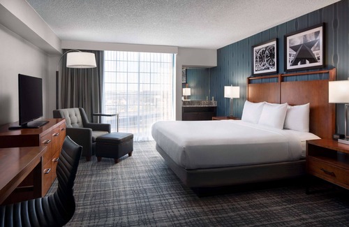 Windsor Park Hotel | Embassy Suites by Hilton Austin Central