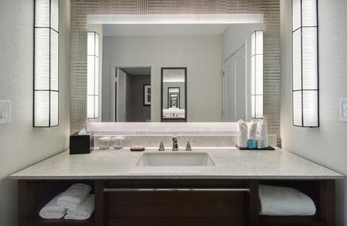 Romulus Hotel | Embassy Suites by Hilton Detroit Metro Airport