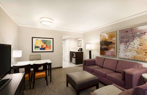 Irvine Business Complex Hotel | Embassy Suites by Hilton Irvine Orange County Airport