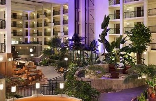 Piscataway Hotel | Embassy Suites by Hilton Piscataway Somerset