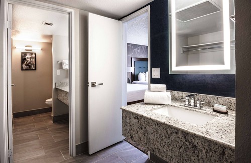 Tucson Hotel | Embassy Suites by Hilton Tucson East