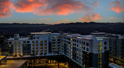 Downtown Asheville Hotel | Embassy Suites By Hilton Asheville Downtown