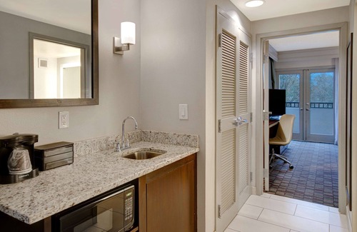 Southside Hotel | Embassy Suites by Hilton Jacksonville Baymeadows