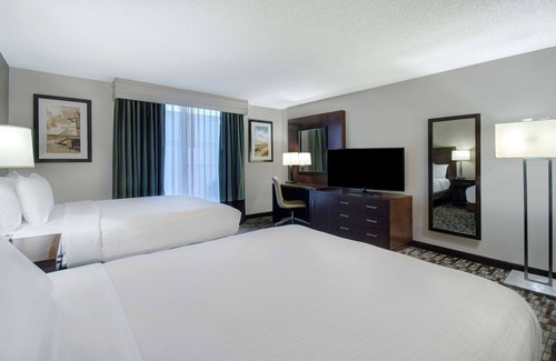 Southside Hotel | Embassy Suites by Hilton Jacksonville Baymeadows