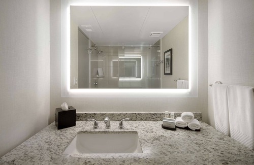 Southside Hotel | Embassy Suites by Hilton Jacksonville Baymeadows