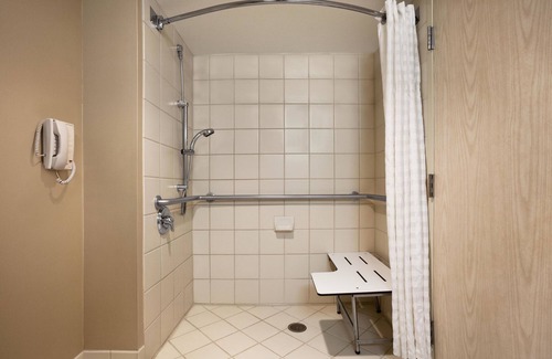 Las Vegas Hotel | Embassy Suites by Hilton Las Vegas