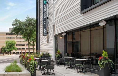 Madison Hotel | Embassy Suites By Hilton Madison Downtown