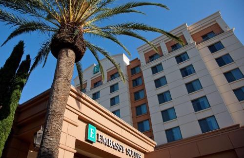 Central Sacramento Hotel | Embassy Suites by Hilton Sacramento Riverfront Promenade