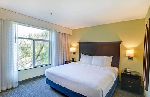 Valencia Hotel | Embassy Suites by Hilton Valencia