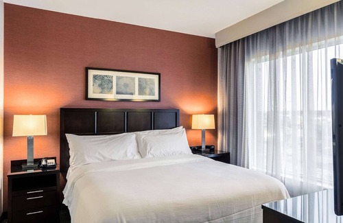 Elizabeth Hotel | Embassy Suites Newark Airport