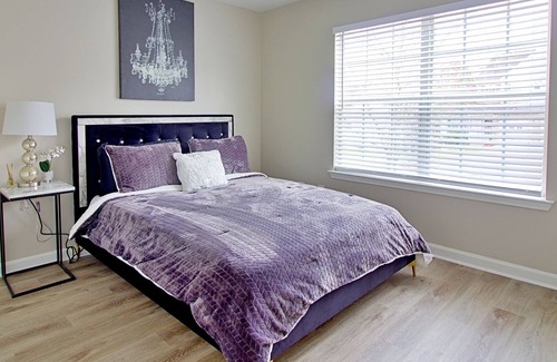 Fairburn House | Embellished Sapphire Home 10 mins to Atl Airport
