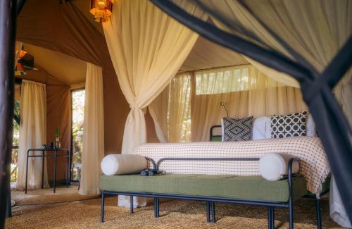 Maasai Mara Cabin | Emboo River Camp