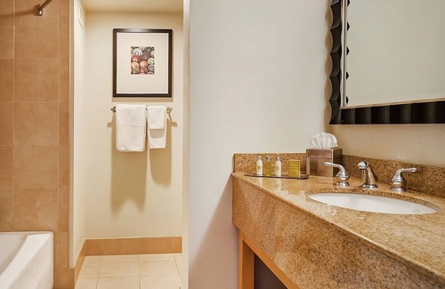 Berkeley Hotel | Embrace Nature's Embrace! 4 Contemporary Units, Near César Chávez Park, w/Pool!
