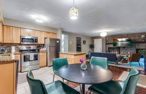 Berkley Condo | ☀Embrace the Local Lifestyle with Luxurious Comfort☀