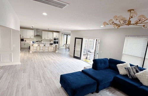 Elizabeth City House | Embrace Tranquility: A modern retreat home where serenity meets style