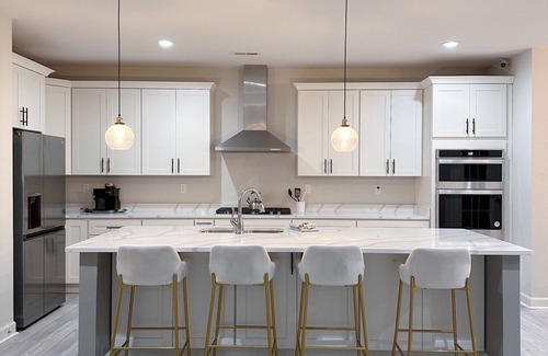 Elizabeth City House | Embrace Tranquility: A modern retreat home where serenity meets style