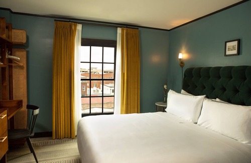 Charleston Historic District Hotel | Emeline