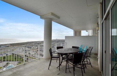 Galveston Apartment | Emerald 1111