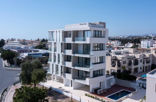 Universal Apartment | Emerald 301 2 BED - Two Bedroom Apartment, Sleeps 4