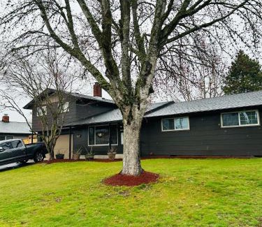 Eugene Apartment | Emerald City 3 Bedroom 1 bath Home