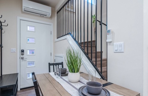 Licton Springs House | Emerald city Modern! Short drive to downtown & UW