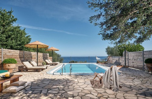 Varvara Villa | Emerald Classic Villa