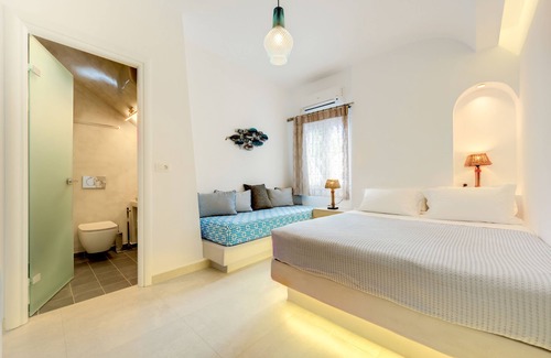 Karterados Hotel | Emerald Collection Suites