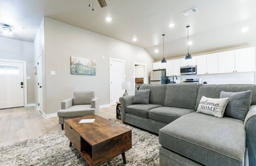 Lubbock House | Emerald Escape: 3 bed w/hot tub