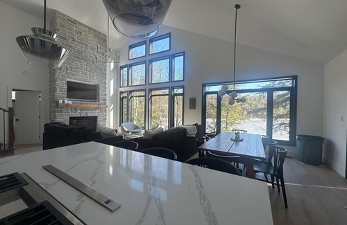 Irondale Cottage | Emerald Escape