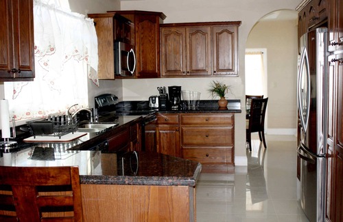 Bottle Creek House | Emerald Estate - Secluded Luxurious Beachfront Villa Whitby