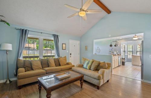 Navarre House | Emerald Fantasea