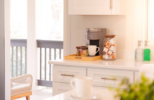Cashiers House | Emerald Ferns Cottage (Short walk to waterfall!)