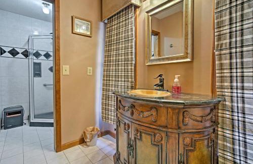 Waynesville House | Emerald Gate Farm Cabin with On-Site Fishing Pond!