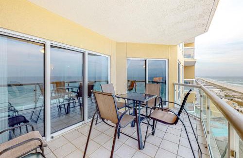 Villa Primera Apartment | Emerald Isle 1105