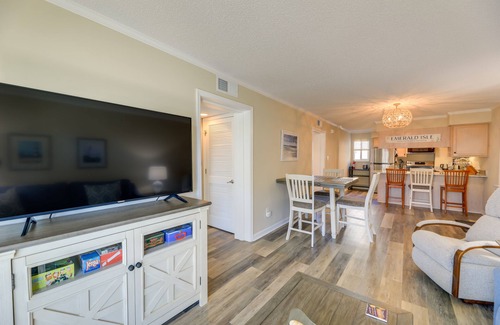 Emerald Isle Condo | Emerald Isle Vacation Rental w/Resort Pool!