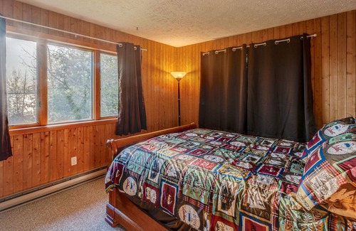 Manistique House | Emerald Lake House on Indian Lake