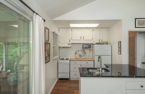 Cedar Mountain House | Emerald Lake-Private-Lakefront-Families-Sleeps 20