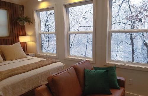 Elroy House | Emerald Little Lodge