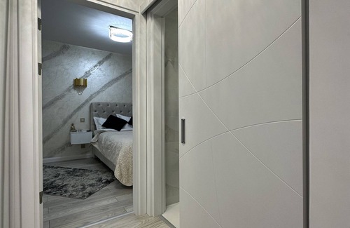 Drumul Taberei Apartment | Emerald LUX Apartment