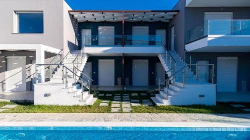 Paralia Ofryniou Apartment | Emerald Luxury Suites & Pool I