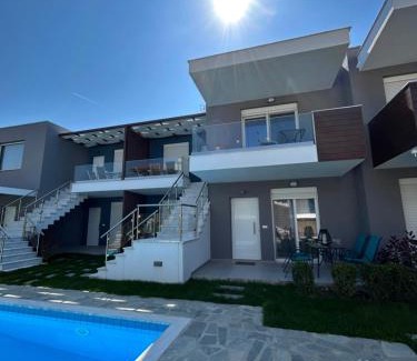 Paralia Ofryniou Apartment | Emerald Luxury Suites & Pool I