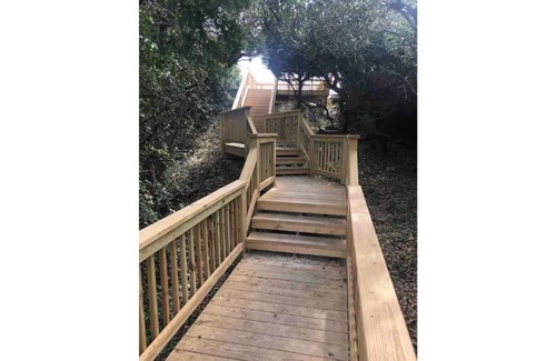 Emerald Isle Apartment | Emerald Mermaid cozy studio apt private beach access including parking & shower