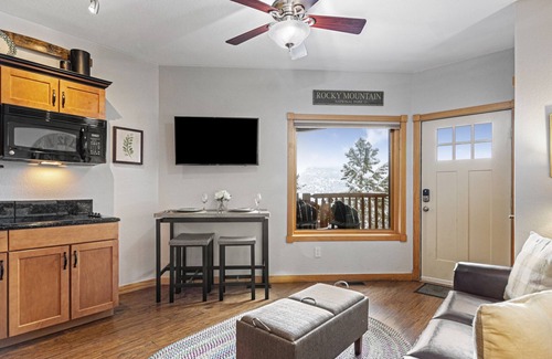 Estes Park Condo | Emerald Mountain at Marys Lake w/A/C!