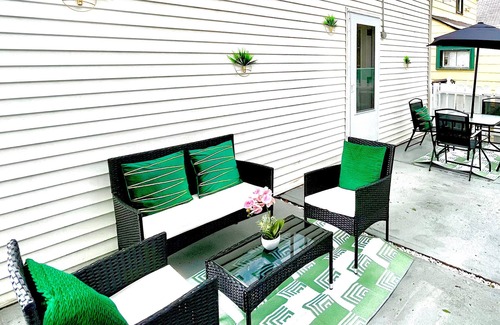 Tremont House | Emerald Oasis: Cozy Tremont 1BR Lower Unit by Christmas Story House | Parking 7 Min to Downtown