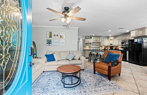 El Centro Beach House | Emerald Revival, 3-bedroom house near Pier Park & the White Sandy beaches!